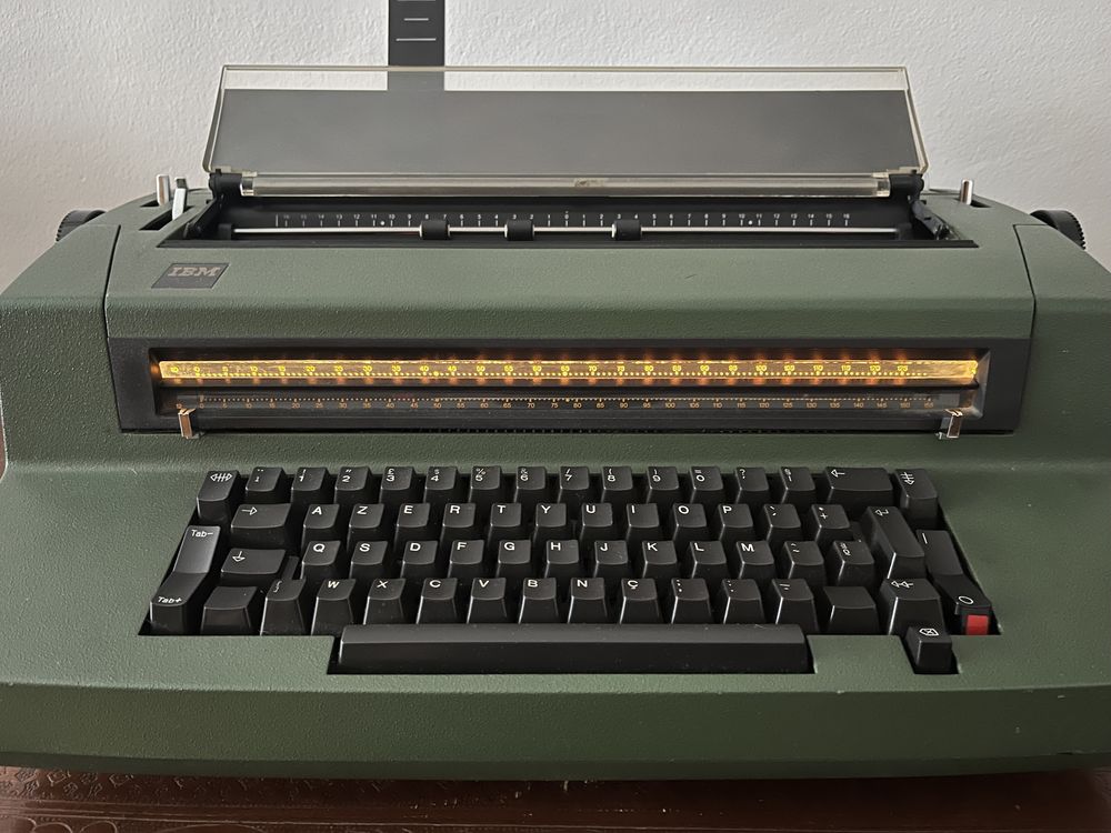 IBM 670X - Máquina de Escrever Elétrica