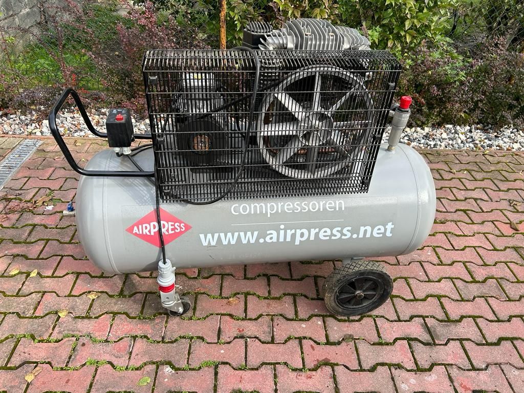 Kompresor profesjonalny tłokowy 400V marki Airpress serii HK 700-300