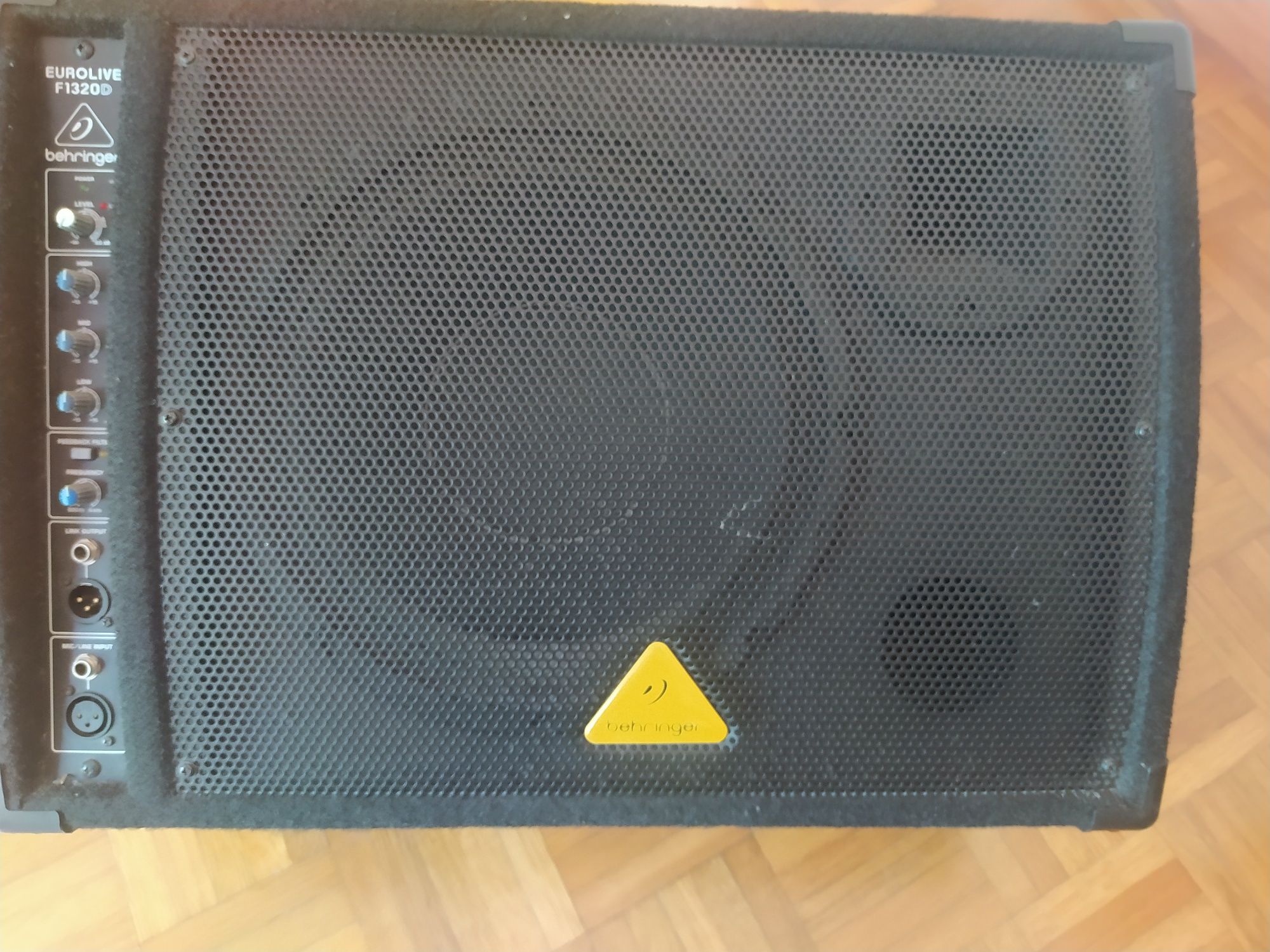 Monitor de palco Behringer eurolive f1320d