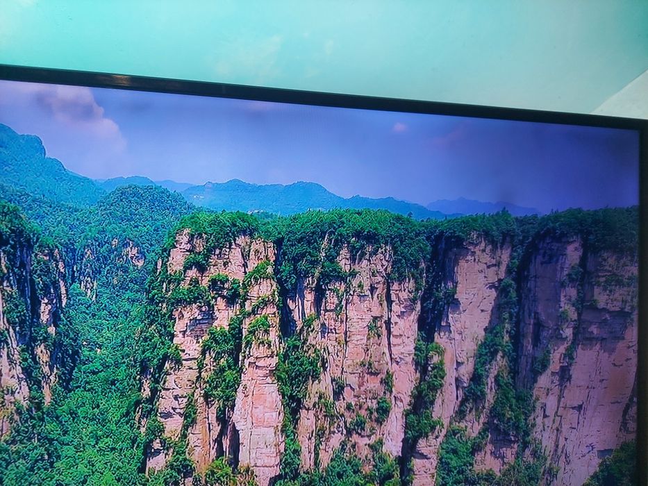 Продам Philips 50PUS6704/12 55″ 4K с Ambilight