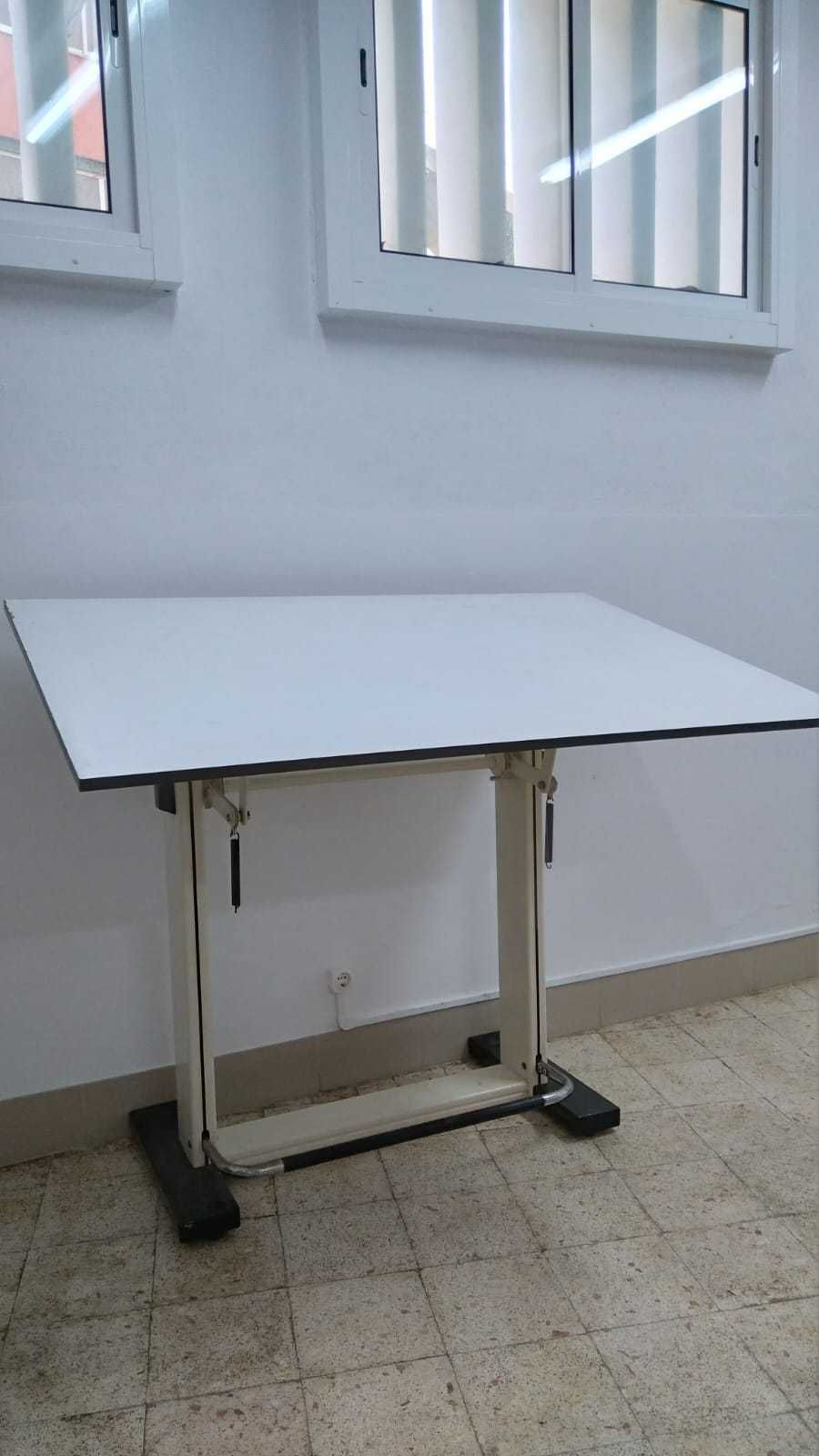 Estirador num estado muito bom