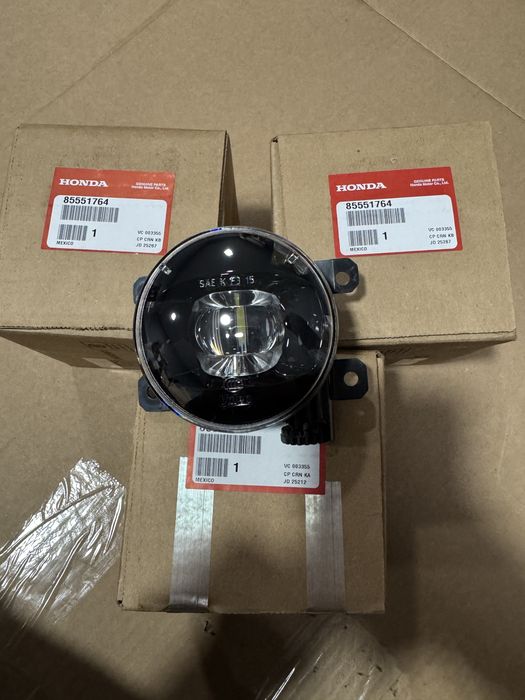 Honda Prologue центральне кріплення бампера