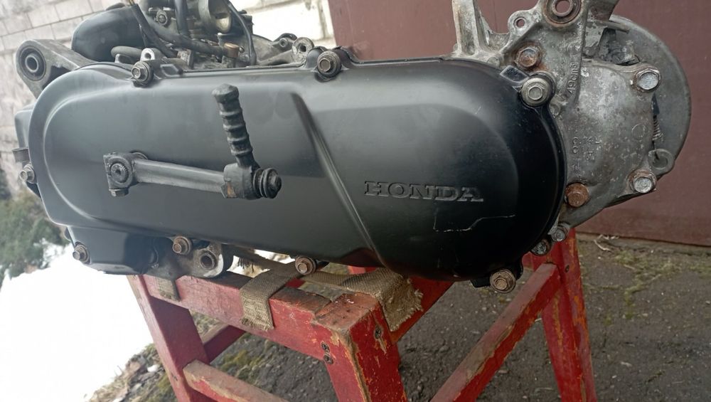Продам двигатель скутера HONDA TOPIC  AF 38 под 12- 13 колесо