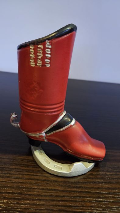 Stojak na długopisy dla kolekcjonerów i nie tylko