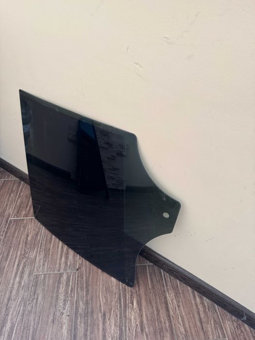 Скло бокове заднє ліве BMW X3 G01 2017-2021