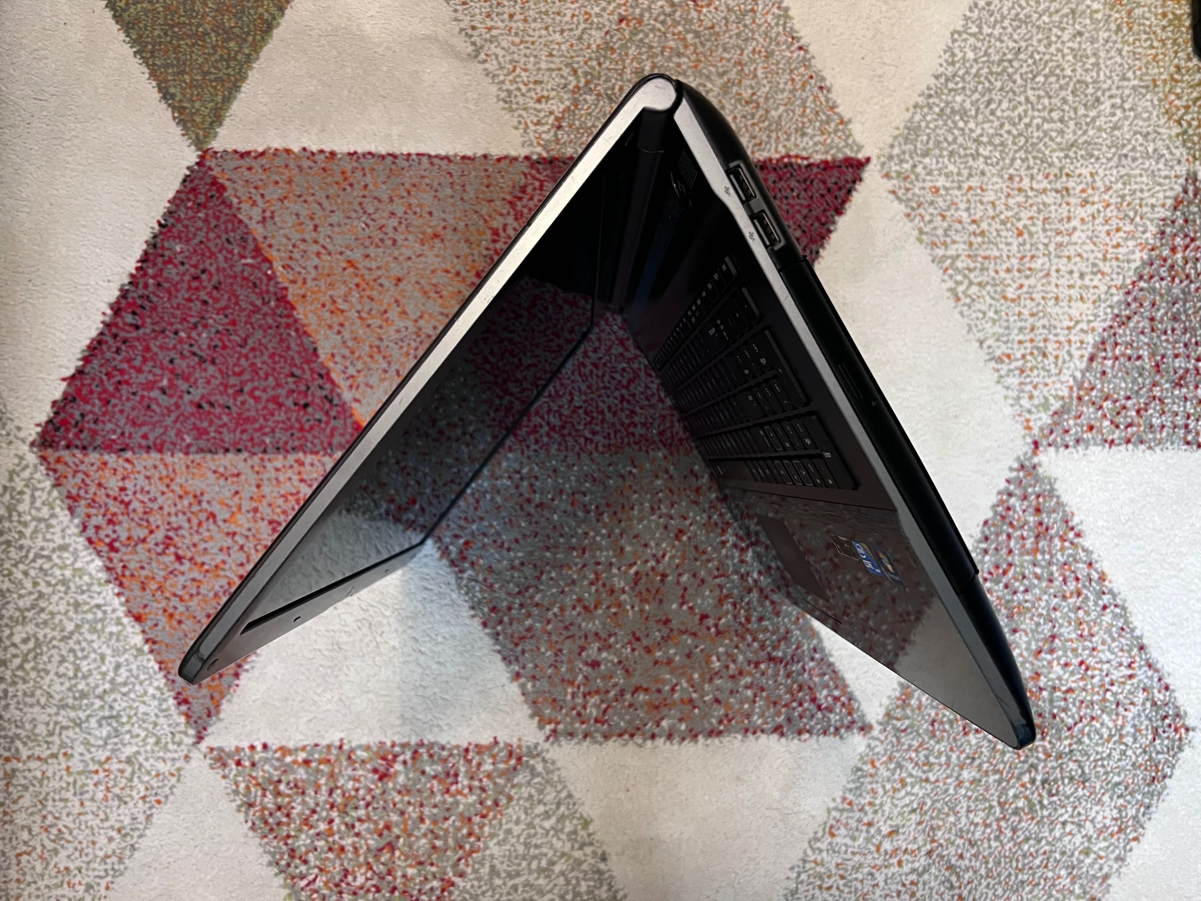Laptop Samsung RC710 17”