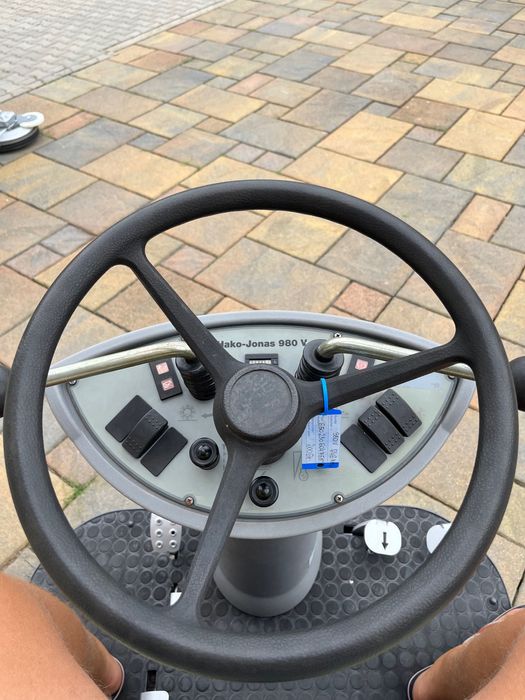 Zamiatarka Hako Jonas 980 V