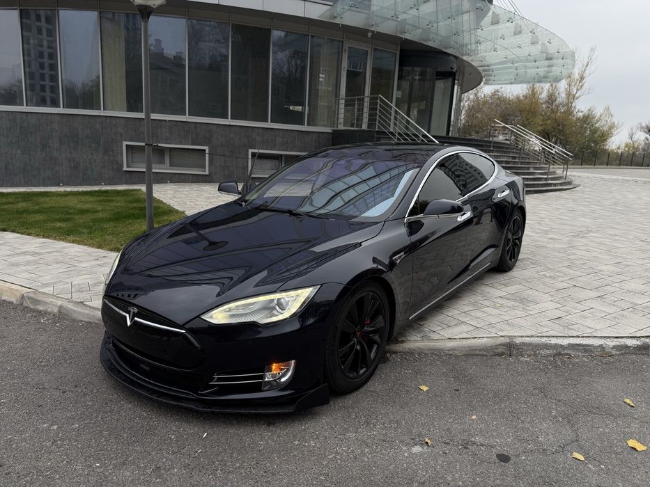 Tesla Model S p85