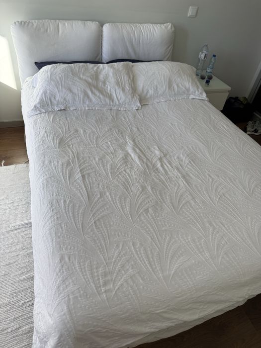 Vendo cama de casal IKA