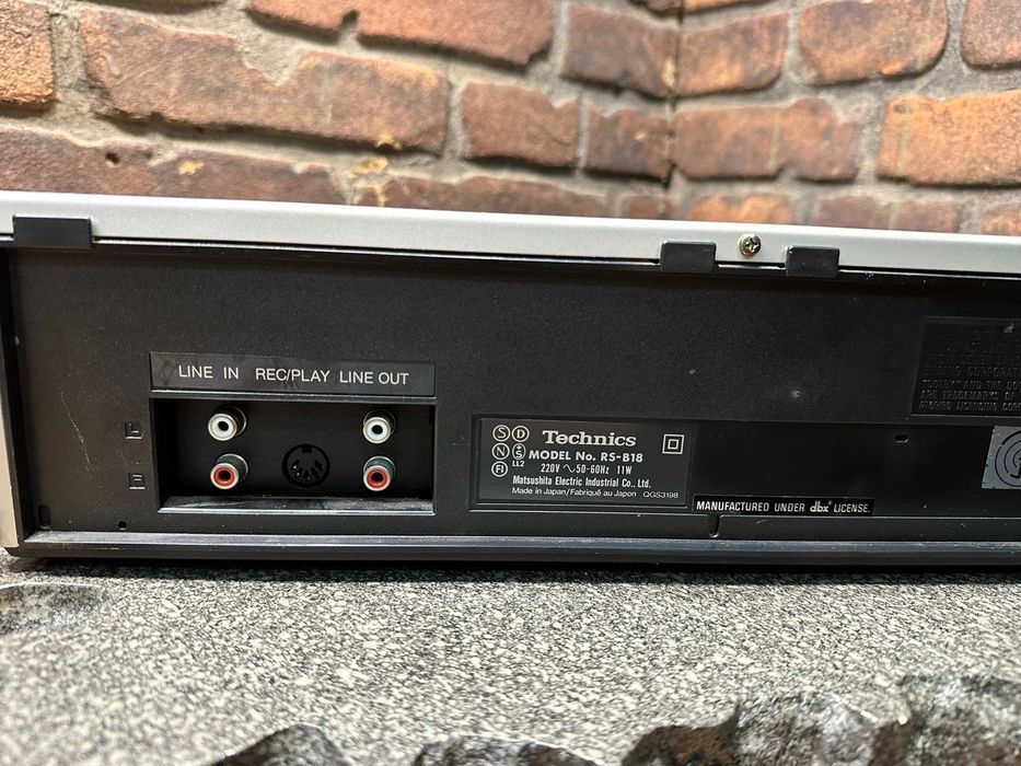 Magnetofon Technics RS-B18  DBX