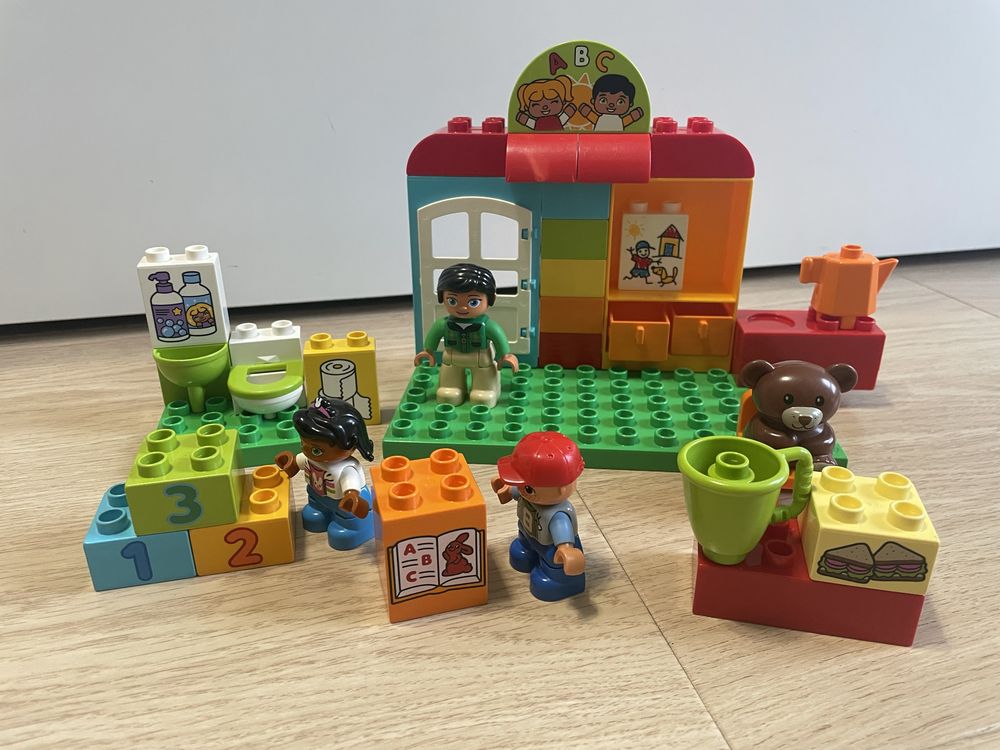 12 zestawów Lego Duplo plus luźne klocki