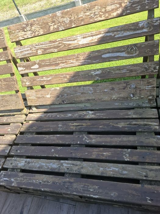 Siedzenia z palet do ogrodu na taras