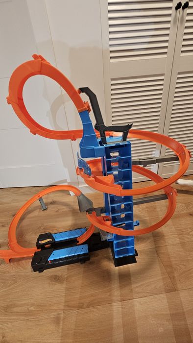 Hot Wheels Sky Crash Tower Podniebne kraksy