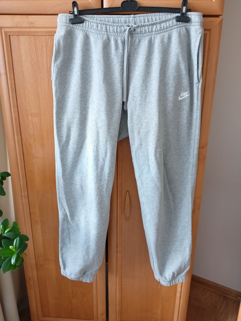 Dresy Nike rozmiar xl