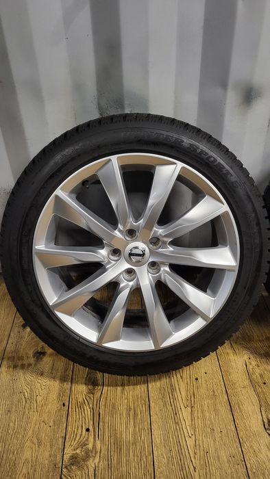 Felgi Volvo 18" 5x108 z oponami 245/45 R18 jak nowe 8mm S90 V90