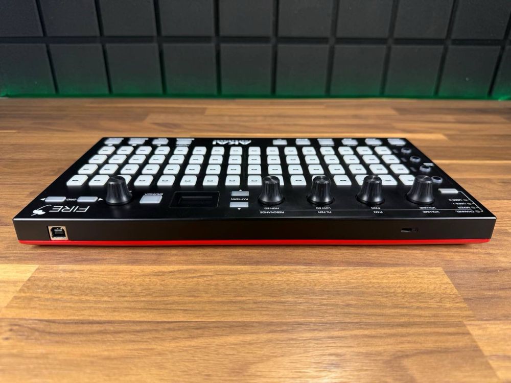 MIDI Контроллер Akai Fire