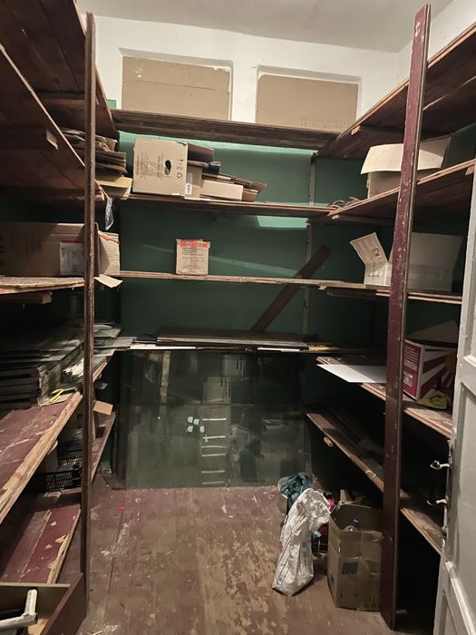 Сдам помещение под склад или другое на Правом