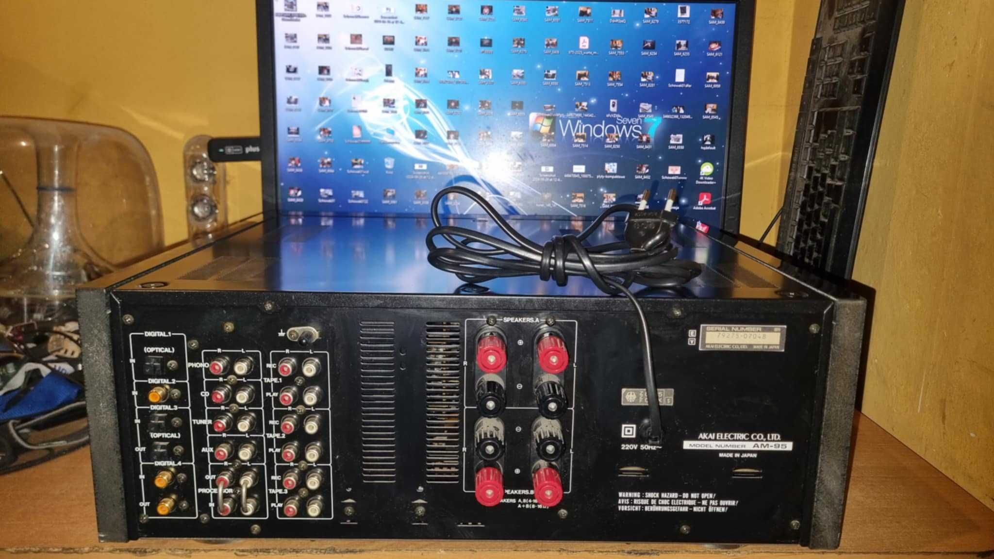 Potężny wzmacniacz Akai AM-95 2x180Watt 4ohm Reference Master Digital