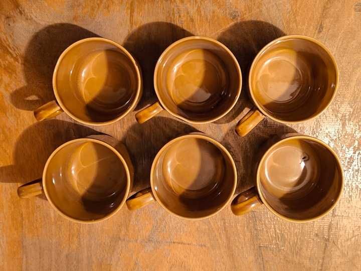 Brązowa filiżanka Porcelit Tułowice PRL