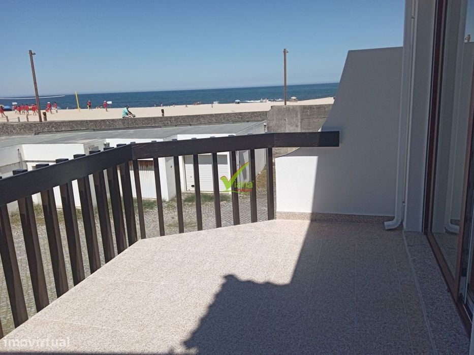 Moradia T. 3 na 1ª linha de Mar - Aver-o-Mar