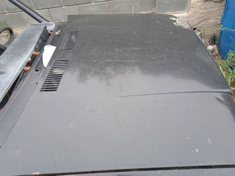 ВАЗ 2107 . Капот оригинал 600 грн.