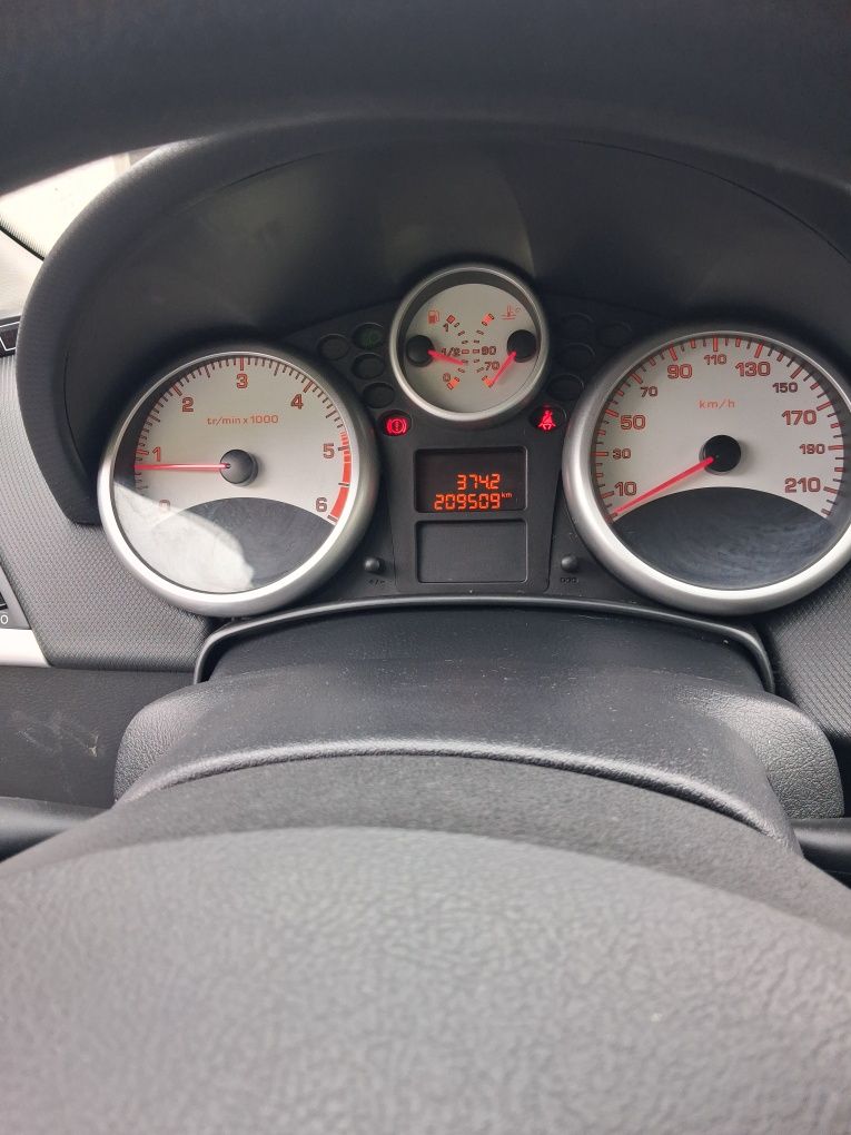 Sprzedam samochód marki Peugeot 207HDI