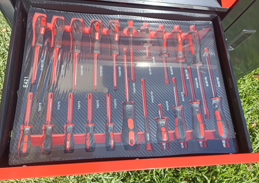 Carrinho de ferramentas Kraft Muller 7 gavetas 7 cheias com chave dino