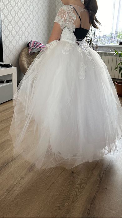 Плаття на випускний або перше причастя