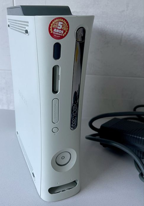 Xbox 360 (funciona, mas leitor com falhas)