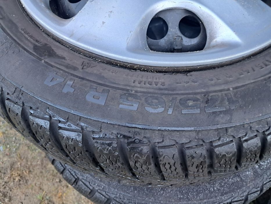 Opony zimowe z felgami Honda175/65 R14