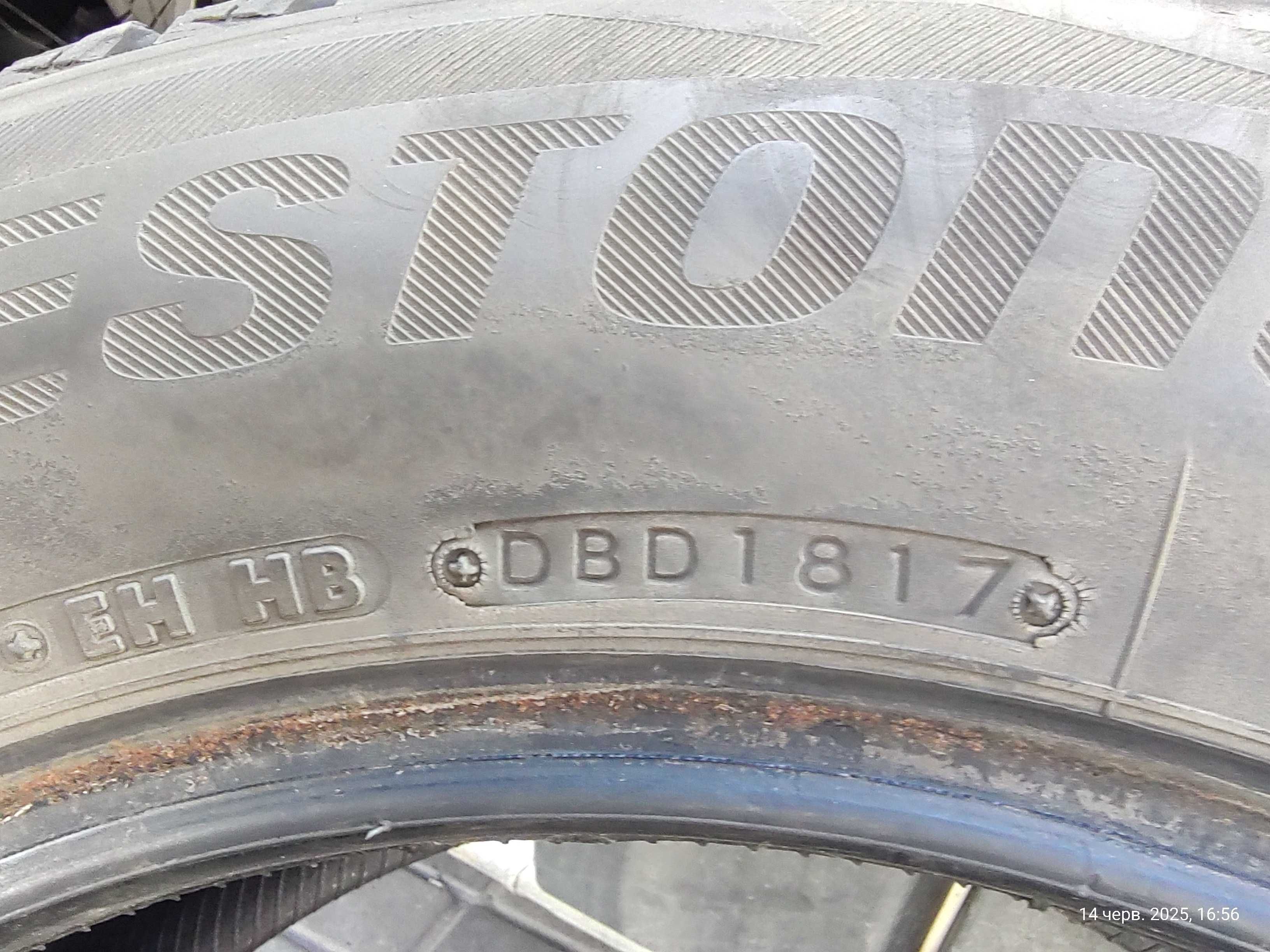 Шини зима Bridgestone Blizzak DM-V2 215/65 R16 98S