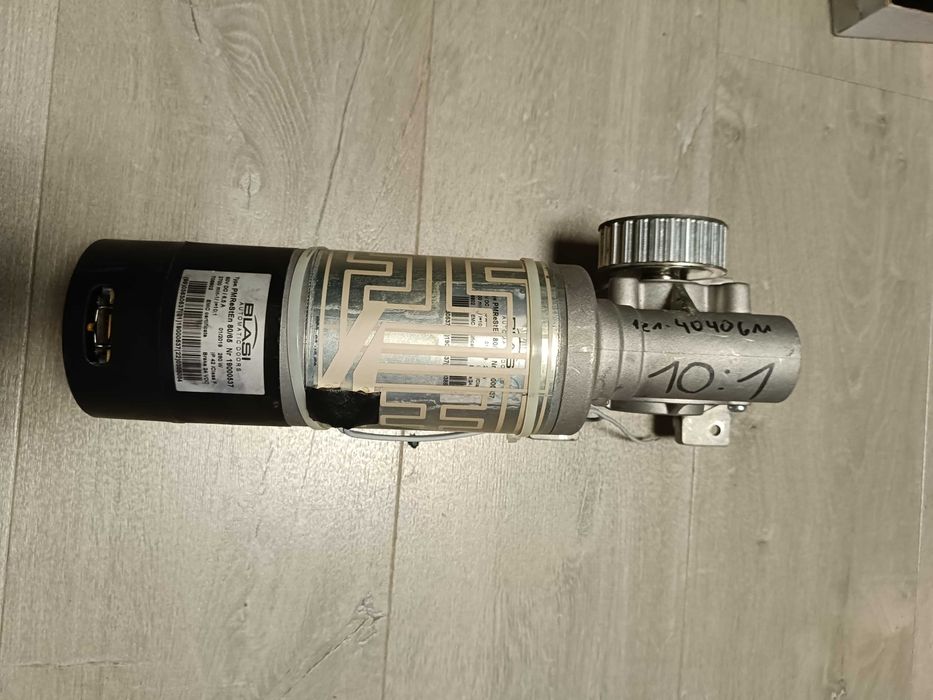 Silnik do bramy przemysłowej