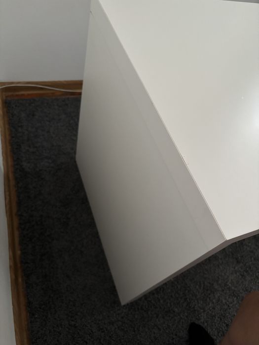 Biurko Ikea Malm z wysuwanym panelem