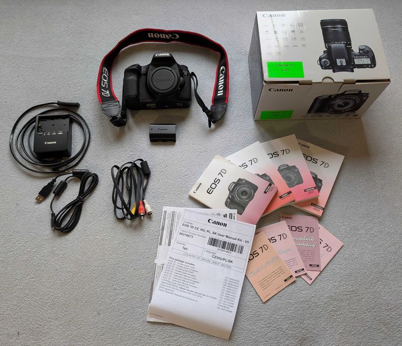 Aparat fotograficzny Canon EOS 7D lustrzanka jak NOWY tylko 27044 foto