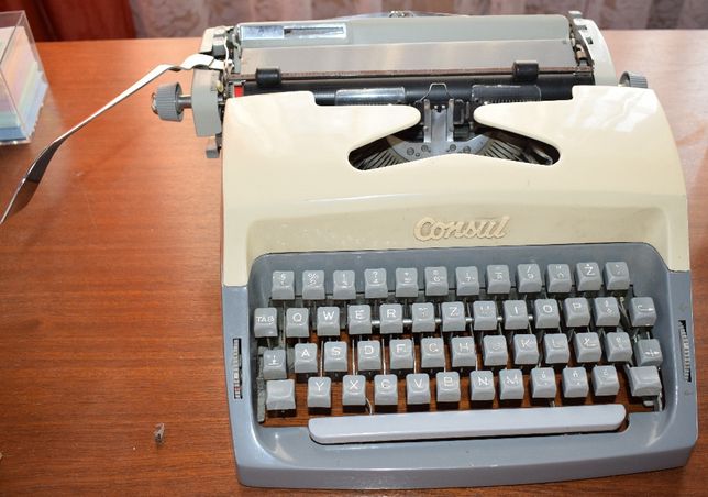 maszyna do pisania Consul