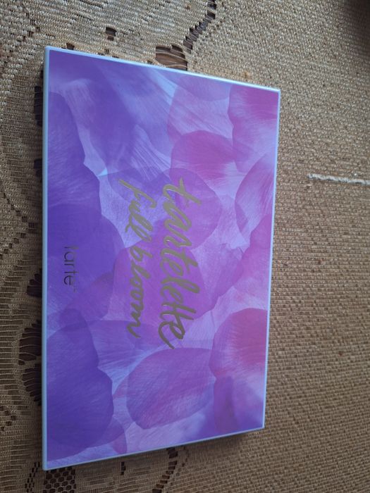 Tarte Paleta Full bloom