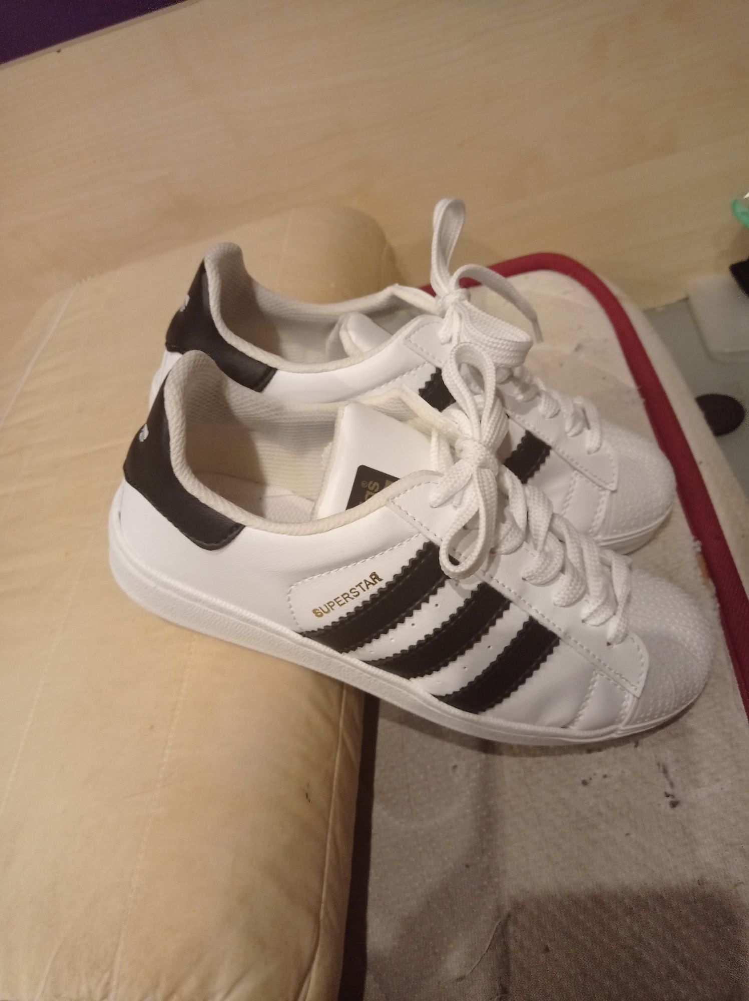 Tênis Adidas Novas a bom preço