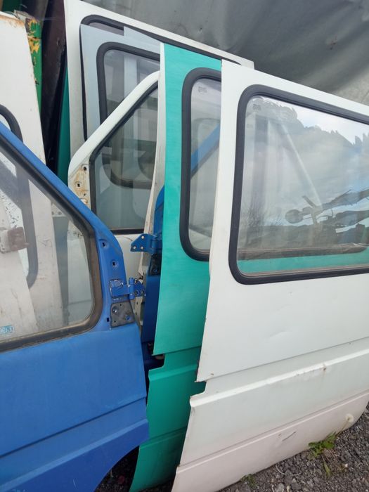 Двері на Ford transit 2.5.