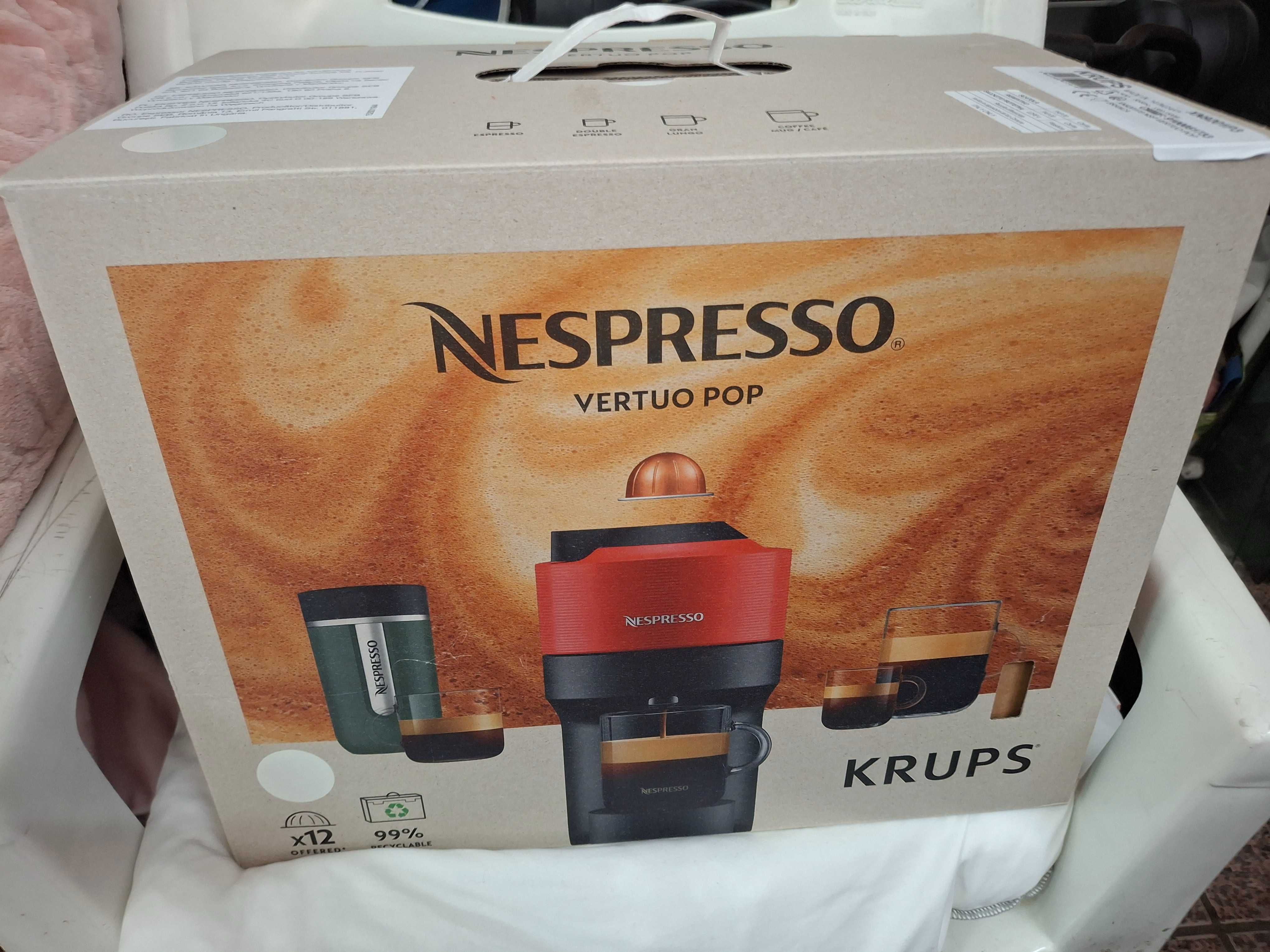 Máquina de café em caixa
