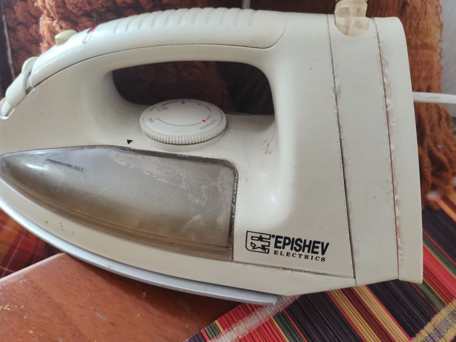 Продам утюги СССР и другие