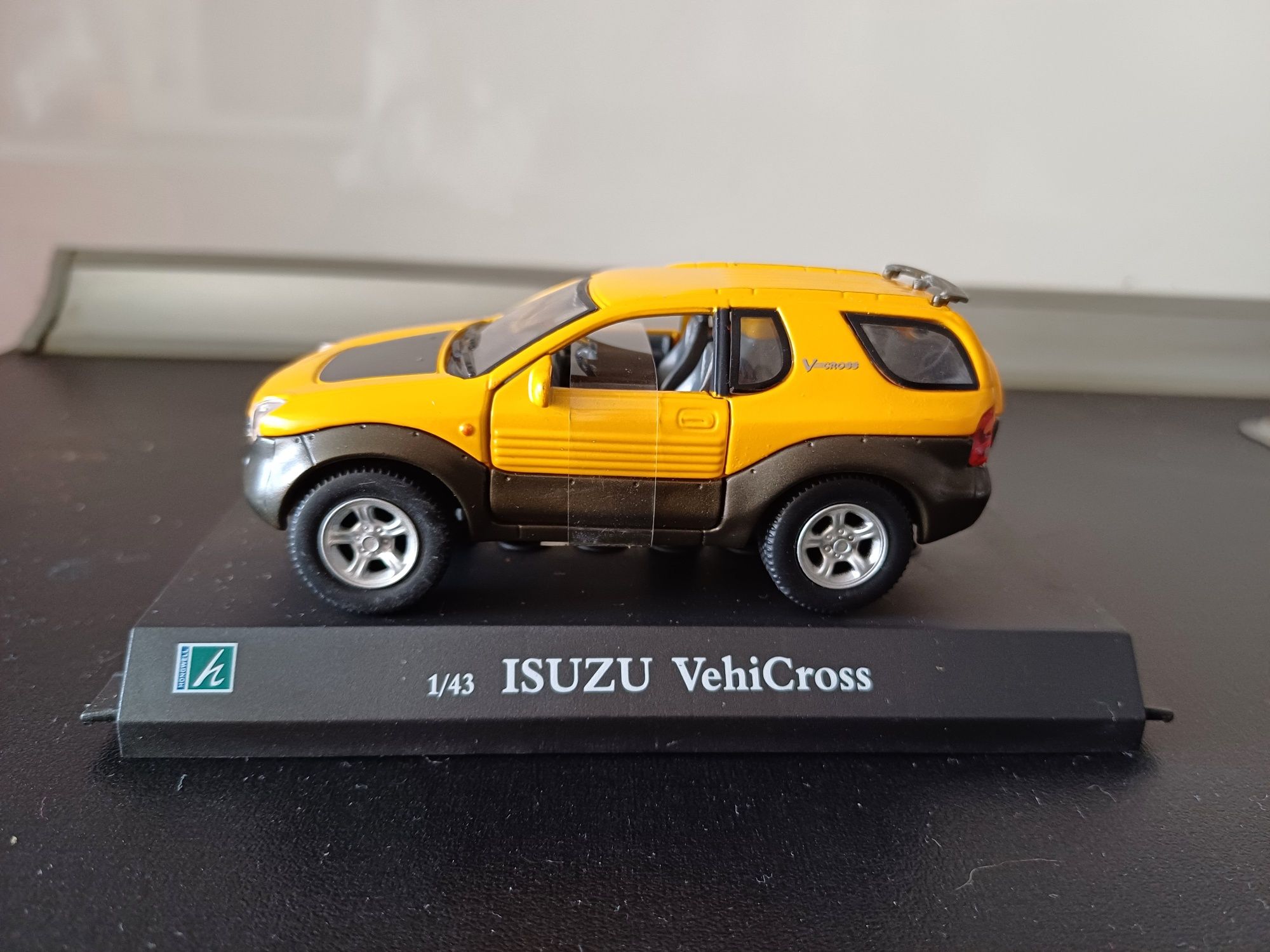 Isuzu Vehicross - 1/43 Hongwell cararama