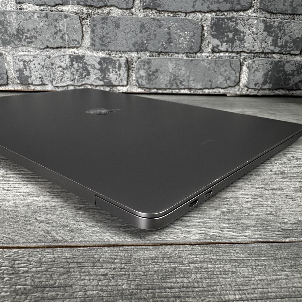 ЗНИЖКА! Apple MacBook Pro 16 2019 (i7/16Gb/512Gb SSD)