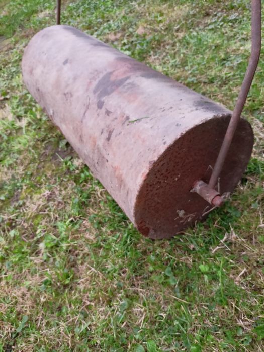 Solidny walec ogrodowy