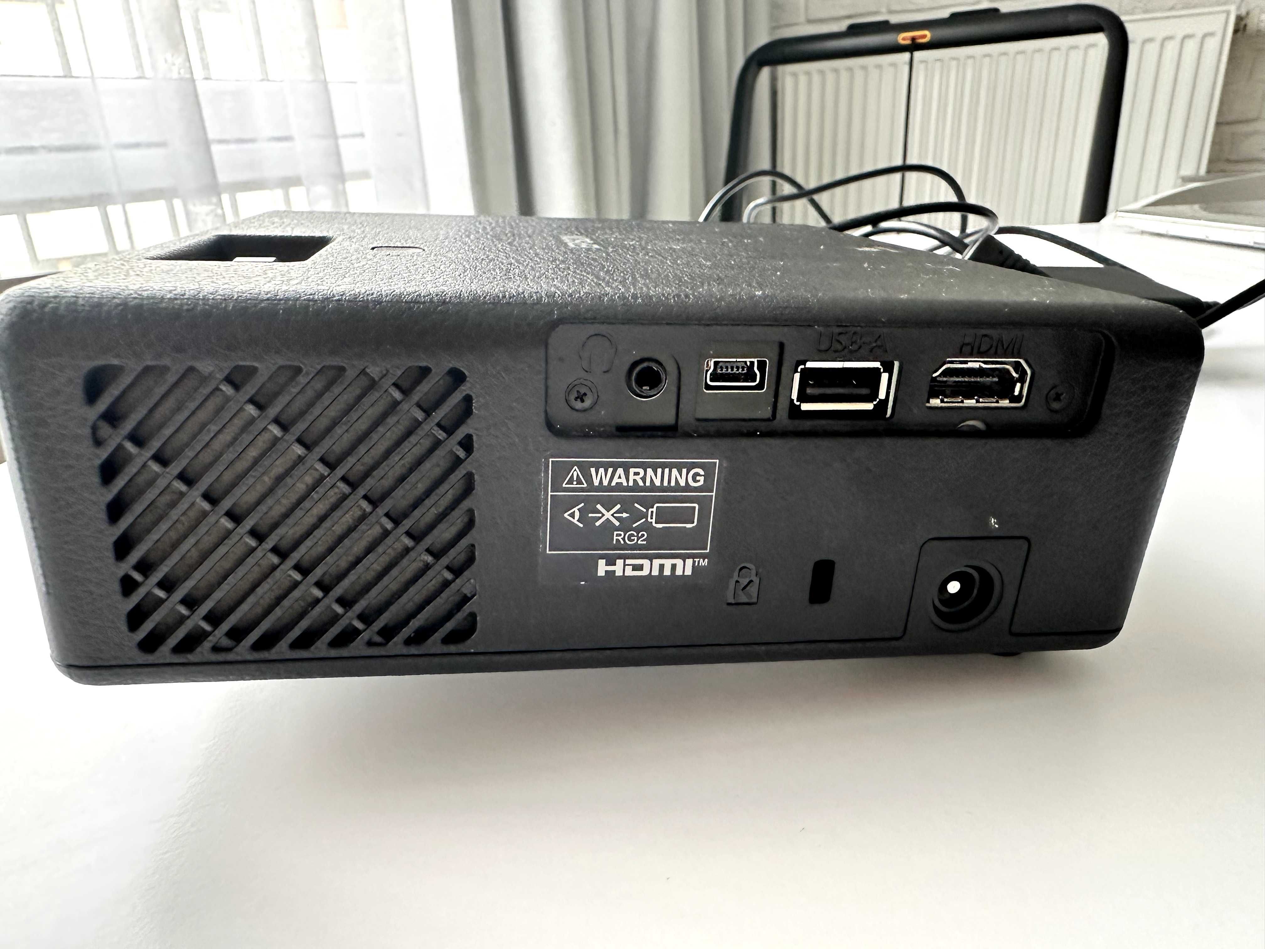 Projektor laserowy EPSON EF-11 + Google Chromecast + Torba