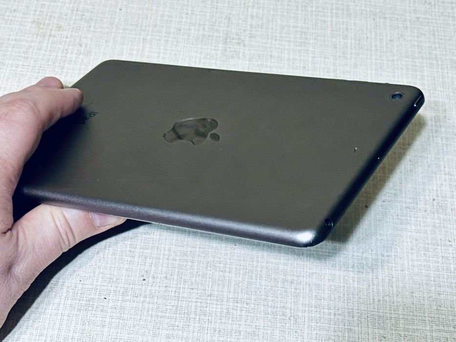 Apple iPad mini 2 64gb iOS12 планшет полностью рабочий