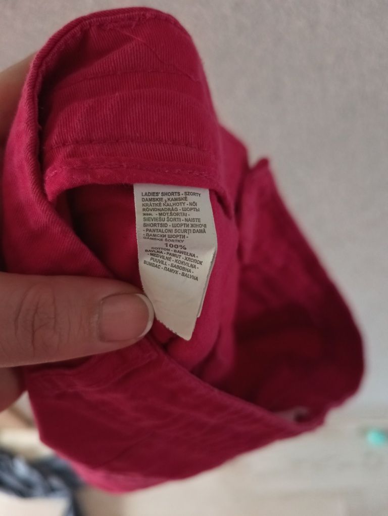 Krótkie spodenki damskie w idealnym stanie. Rozmiar 38 M
Szerokość w p