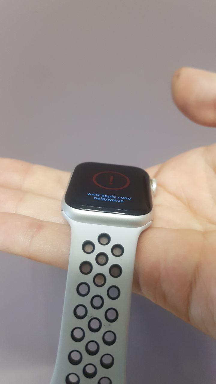 Apple watch 4 40 на знаку оклику