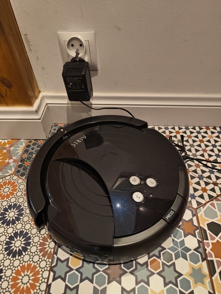 Odkurzacz samojezdny typu roomba - AIRIS RA888