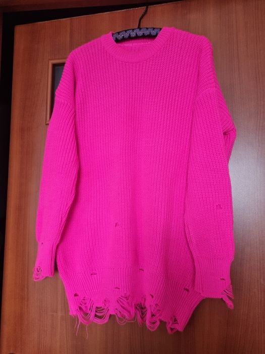 Рваний трендовий светр-туніка оверсайз