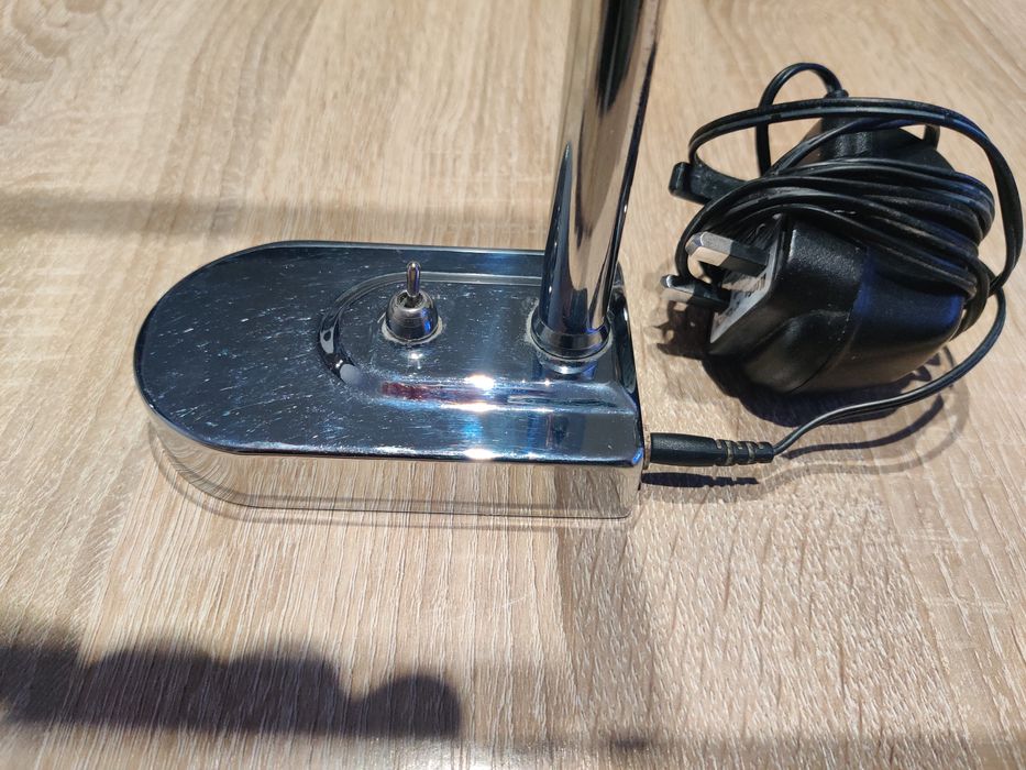 Lampka biurkowa LED metalowa chrom